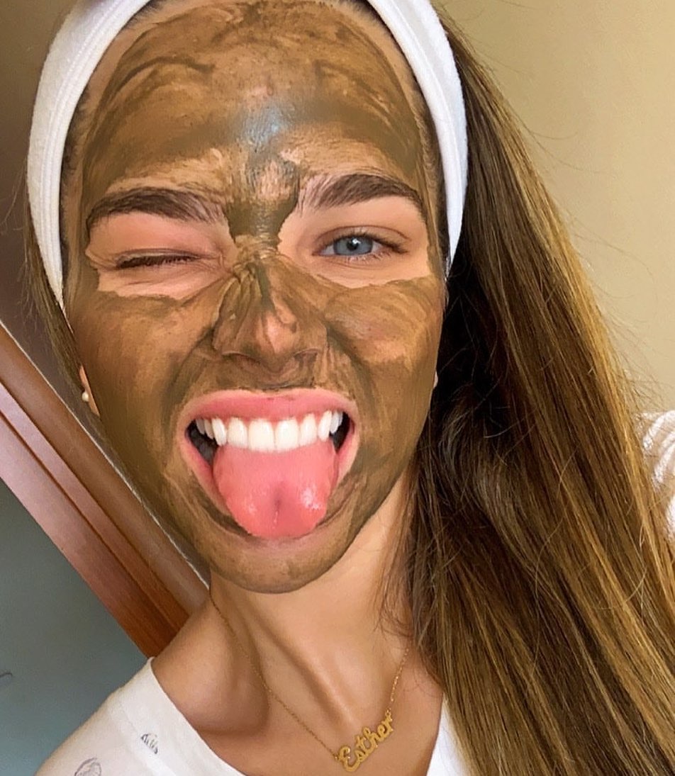 מסכה ביתית לניקוי הפנים באופן עמוק ויסודי