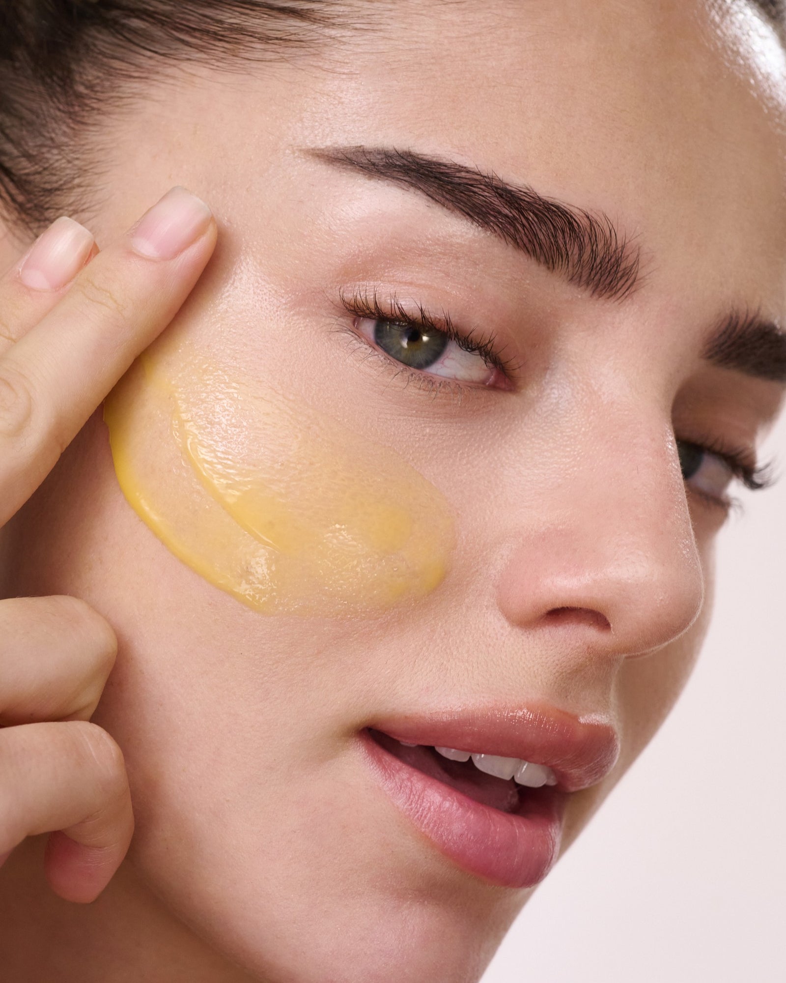 סרום מנגו 5% ניאצינמיד