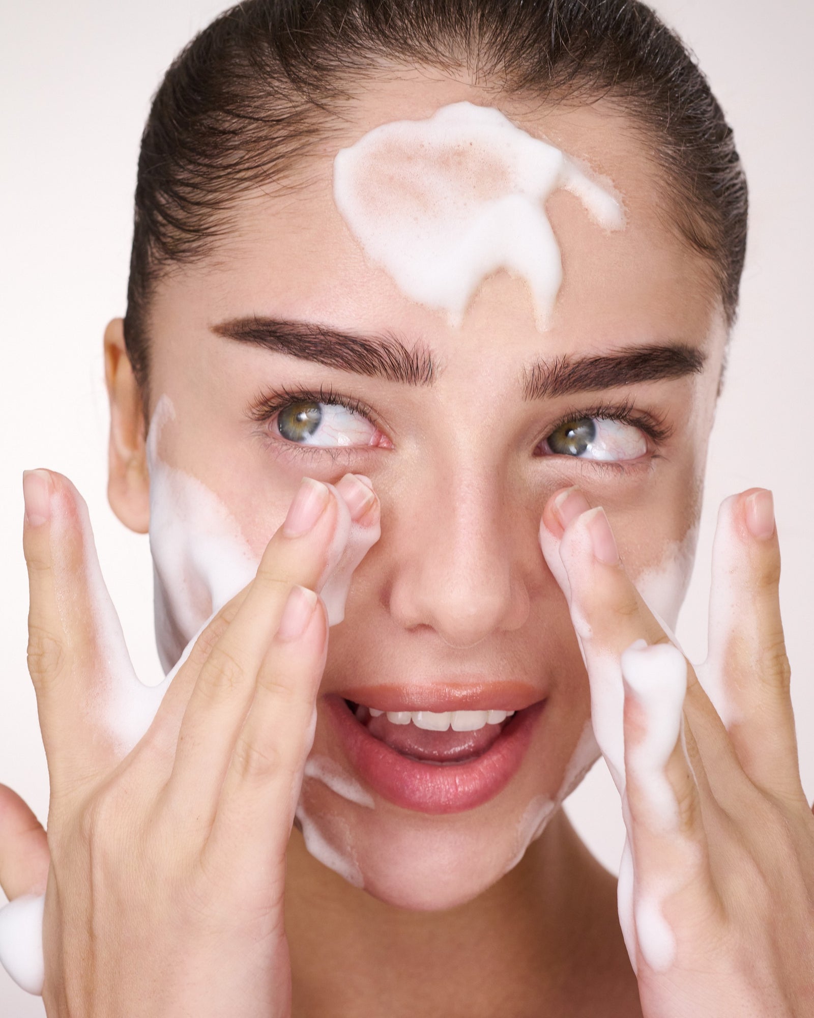 SALI UP קצף ניקוי 2% חומצה סליצילית